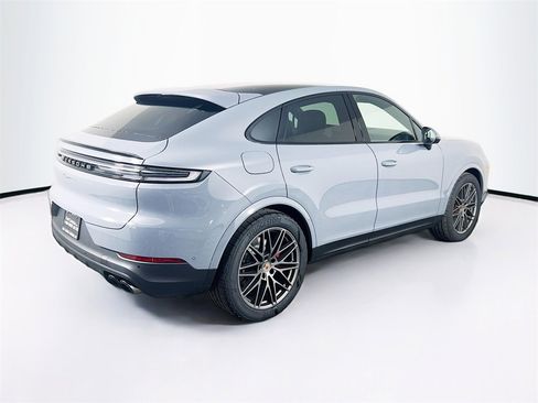 New 2026 Porsche Cayenne S image 9