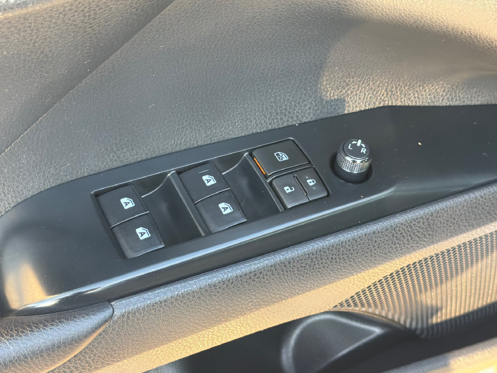 Used 2020 Toyota Camry LE FWD image 15