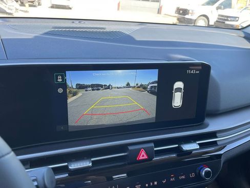 New 2026 Kia Sportage LX image 17