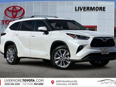 Certified 2026 Toyota Highlander Limited image 1