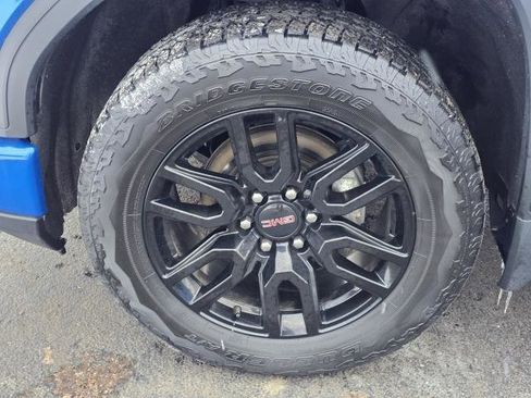 Used 2022 GMC Sierra 1500 Elevation w/ LPO, Elevation Black Package image 5