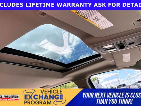Used 2018 RAM 1500 Laramie w/ Convenience Group AWD/4WD image 19