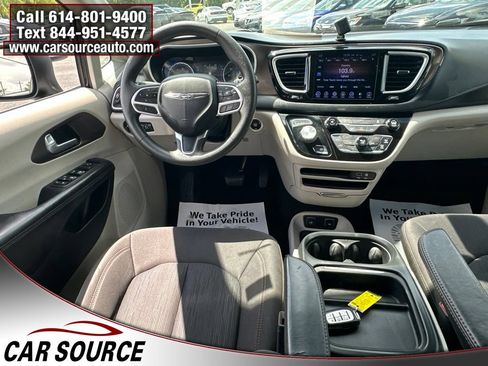 Used 2017 Chrysler Pacifica Touring Plus w/ Tire & Wheel Group FWD image 15
