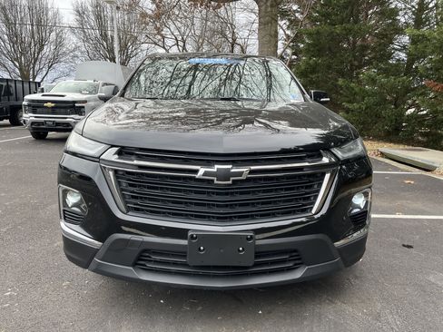 Used 2023 Chevrolet Traverse LT w/ Midnight/Sport Edition image 3