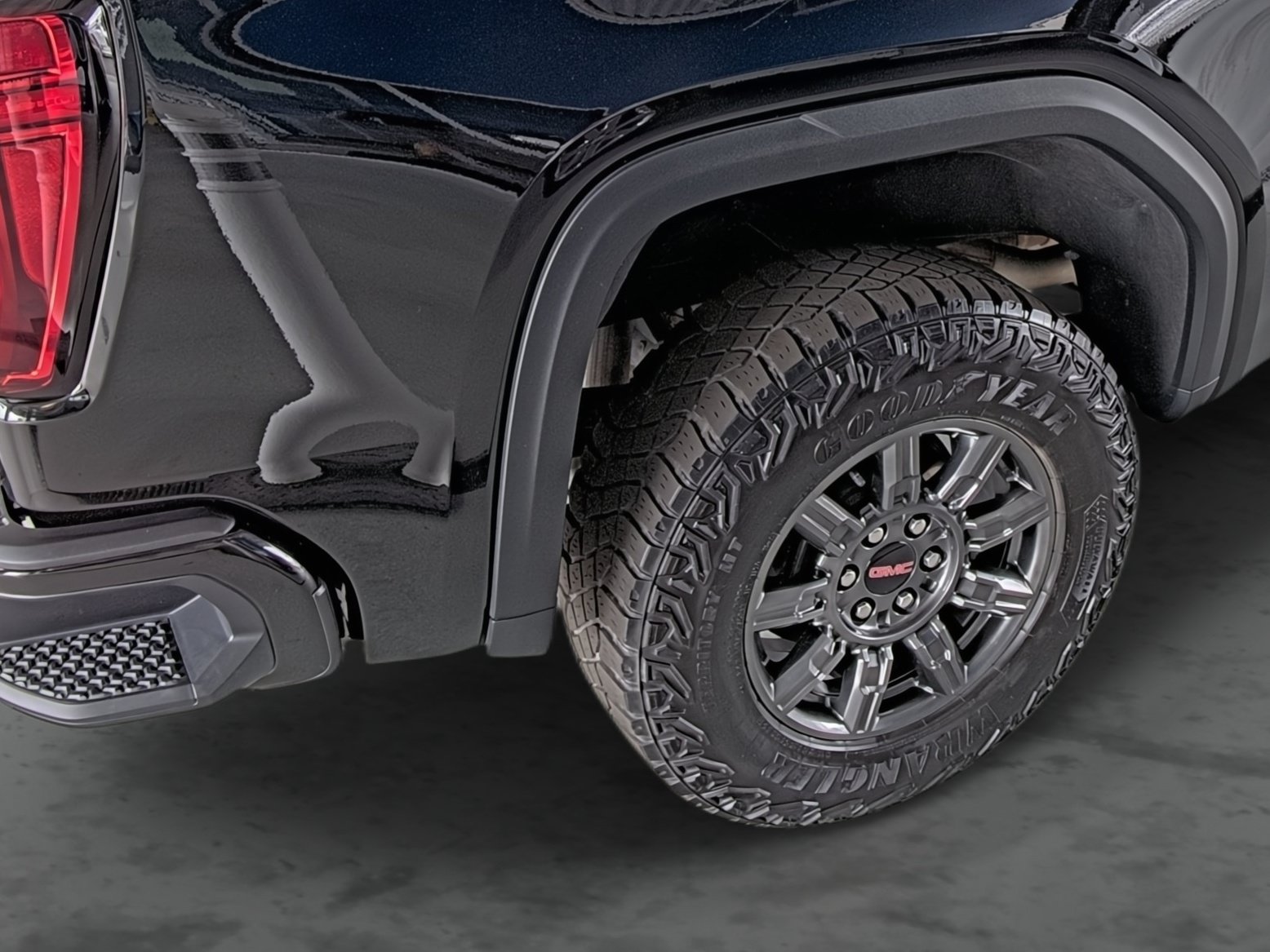 Used 2024 GMC Sierra 1500 AT4X AWD/4WD image 13