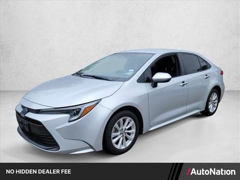 Used 2023 Toyota Corolla LE FWD image 1