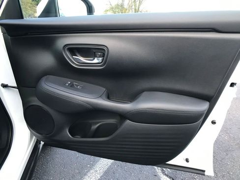 Certified 2023 Honda HR-V LX image 31