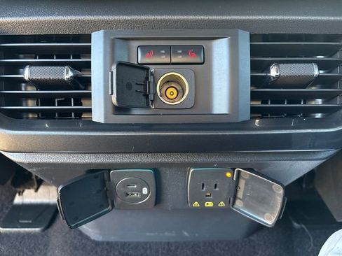 Used 2022 Ford F150 Lariat w/ Equipment Group 502A High image 17