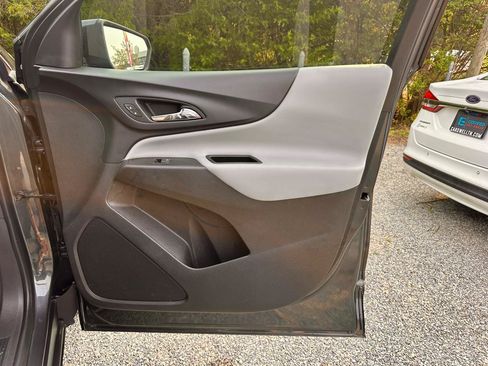 Used 2019 Chevrolet Equinox LT FWD image 29