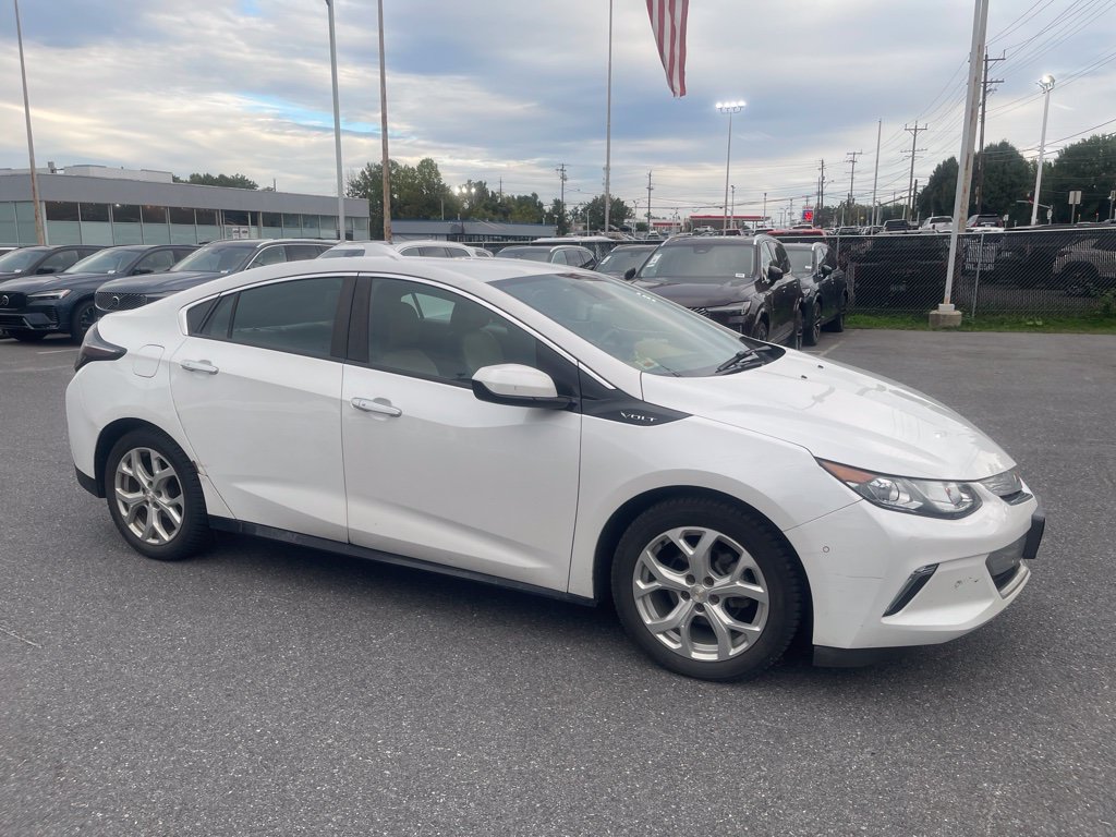 Used 2017 Chevrolet Volt Premier w/ Driver Confidence II Package FWD image 2