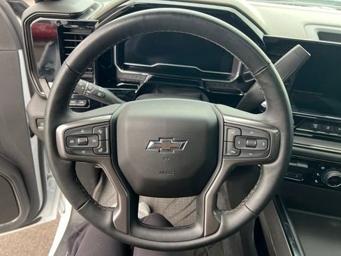 Used 2024 Chevrolet Silverado 2500 ZR2 w/ Technology Package image 14