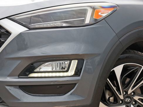 Used 2019 Hyundai Tucson Sport FWD image 12