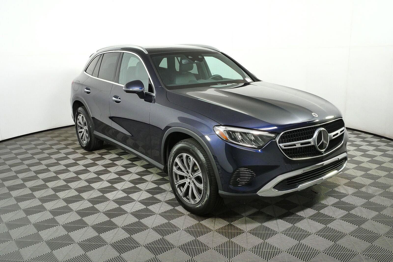 Used 2024 Mercedes-Benz GLC 300 4MATIC image 1