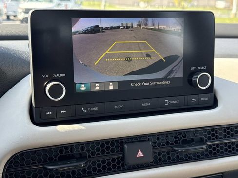 Used 2023 Honda HR-V LX image 5