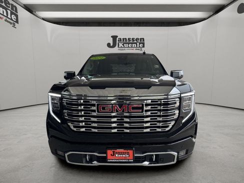 Used 2024 GMC Sierra 1500 Denali w/ Denali Reserve Package AWD/4WD image 4