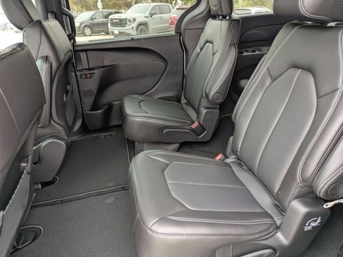 New 2026 Chrysler Voyager LX FWD image 12