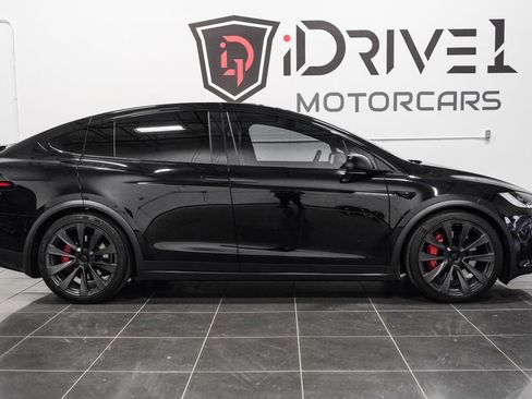 Used 2023 Tesla Model X Plaid image 11