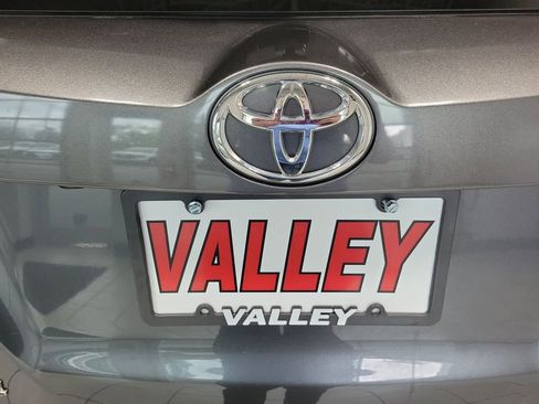 Used 2015 Toyota RAV4 XLE AWD/4WD image 9