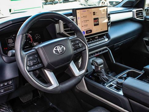 Used 2025 Toyota Tundra Limited AWD/4WD image 15
