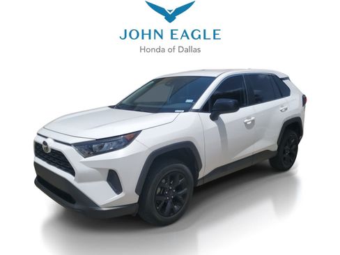 Used 2022 Toyota RAV4 LE FWD image 1