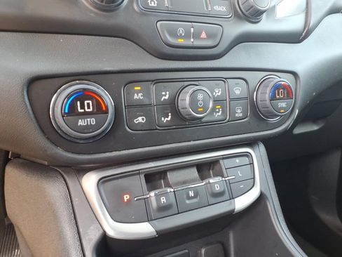 Used 2023 GMC Terrain SLT w/ Tech Package AWD/4WD image 19