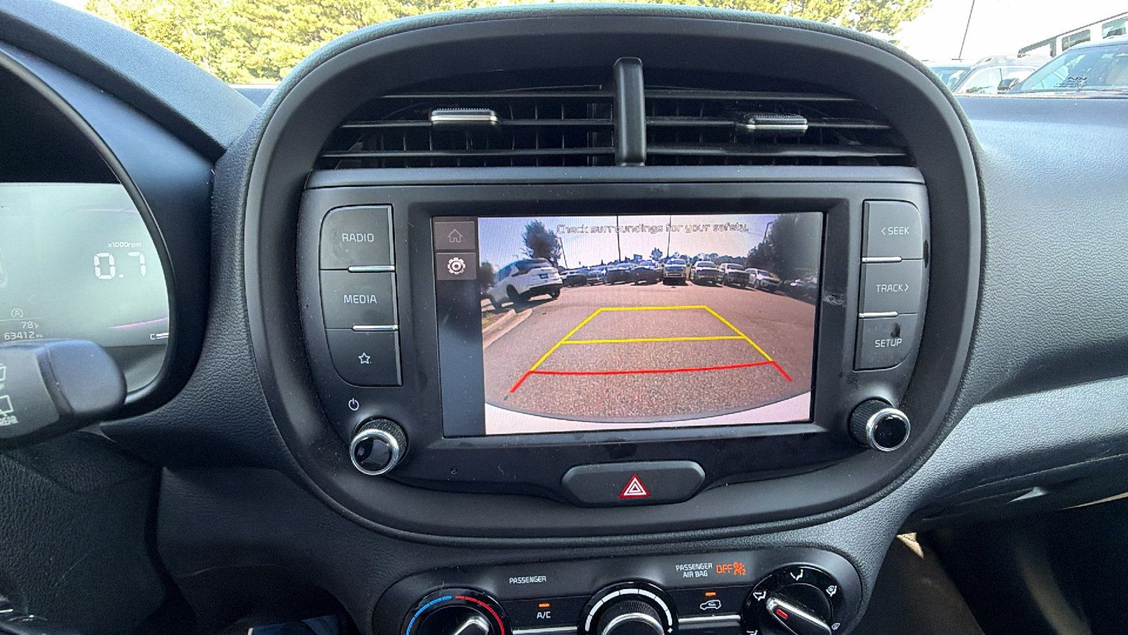 Used 2023 Kia Soul LX w/ LX Technology Package FWD image 31