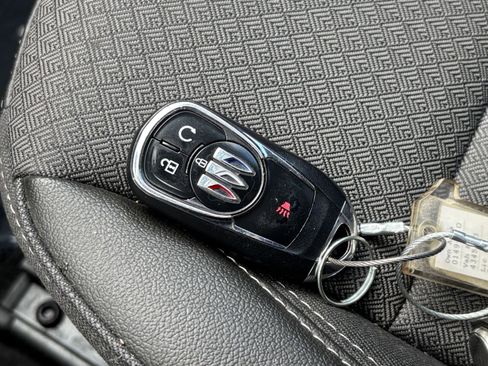 Used 2025 Buick Encore GX Preferred FWD image 18