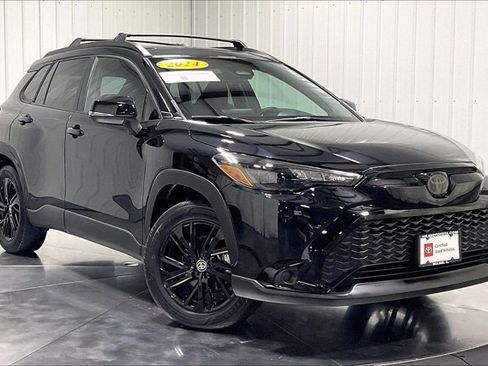 Used 2024 Toyota Corolla Cross AWD Hybrid w/ Moonroof Package image 3
