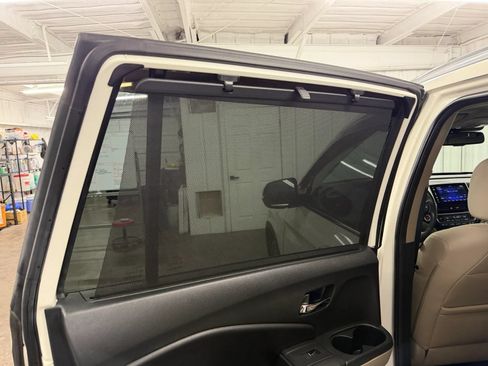 Used 2016 Honda Pilot Touring image 33