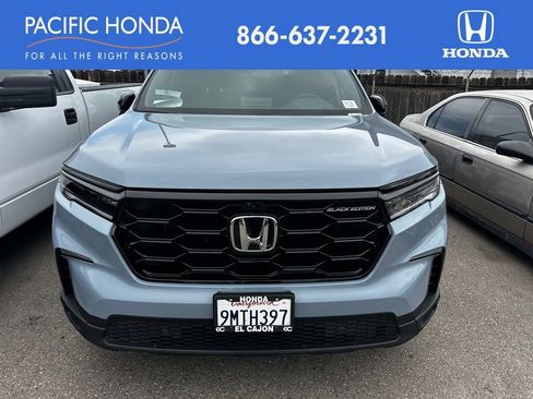 Used 2025 Honda Pilot Black Edition image 1