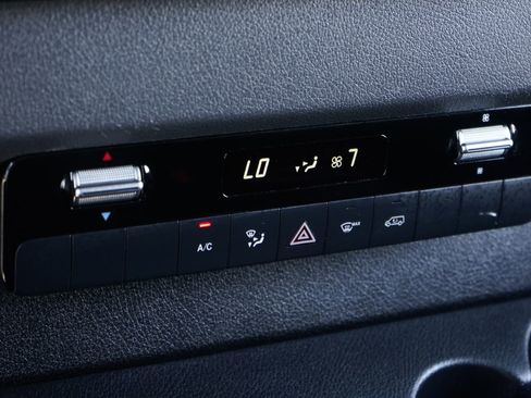 Used 2020 Mercedes-Benz Sprinter 1500 image 29