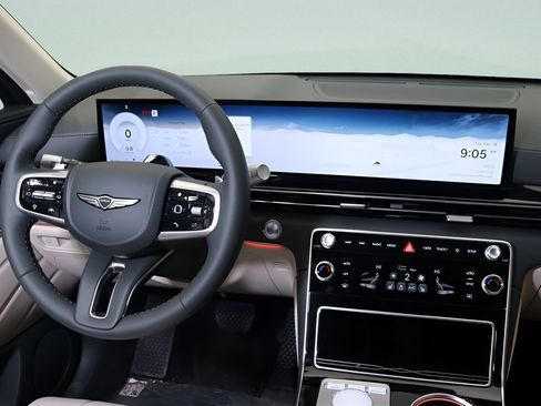 Certified 2025 Genesis GV80 2.5T Standard AWD/4WD image 13
