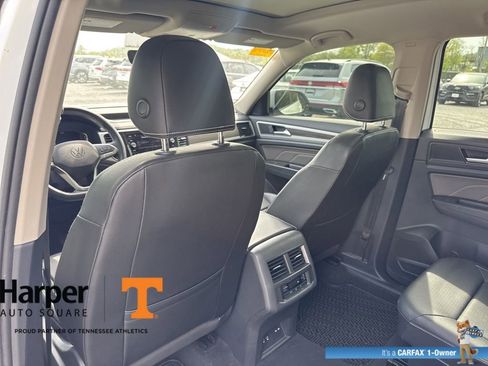 Used 2023 Volkswagen Atlas SE w/ Panoramic Sunroof Package image 11