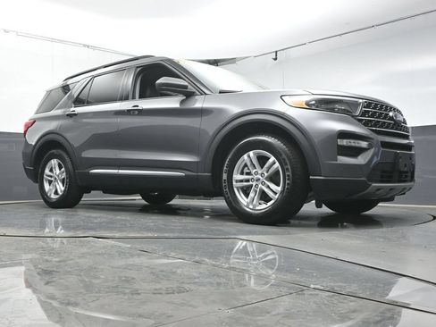 Used 2023 Ford Explorer XLT w/ Equipment Group 202A RWD image 39