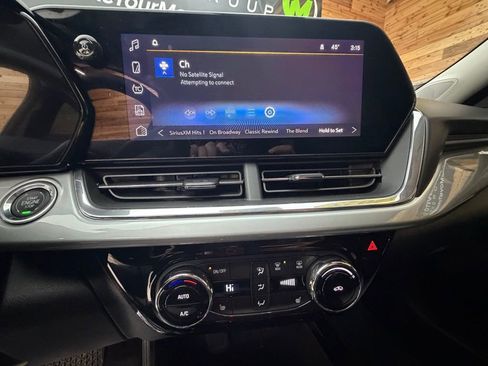 New 2025 Chevrolet Trax LT w/ Driver Confidence Package image 15