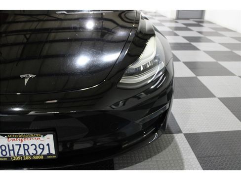 Used 2018 Tesla Model 3 Long Range image 8
