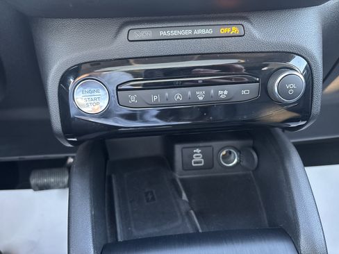 Used 2024 Ford Escape Platinum image 32