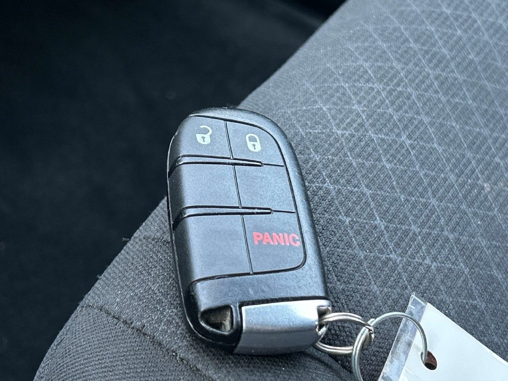 Certified 2020 Jeep Grand Cherokee Laredo AWD/4WD image 32
