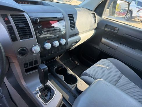 Used 2010 Toyota Tundra 4x4 CrewMax image 17