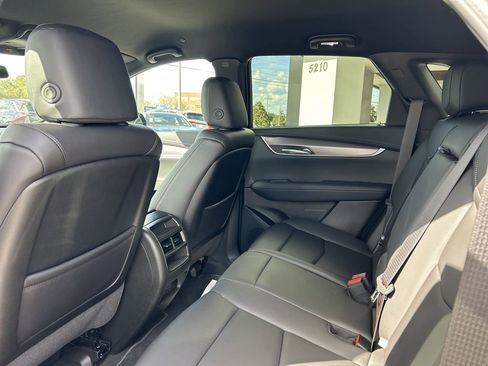 New 2026 Cadillac XT5 Luxury image 13