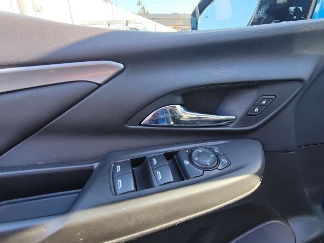Used 2023 Chevrolet Bolt LT w/ Infotainment Package FWD image 21