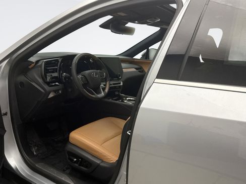 Used 2023 Lexus RX 350 Premium w/ Accessory Package AWD/4WD image 10
