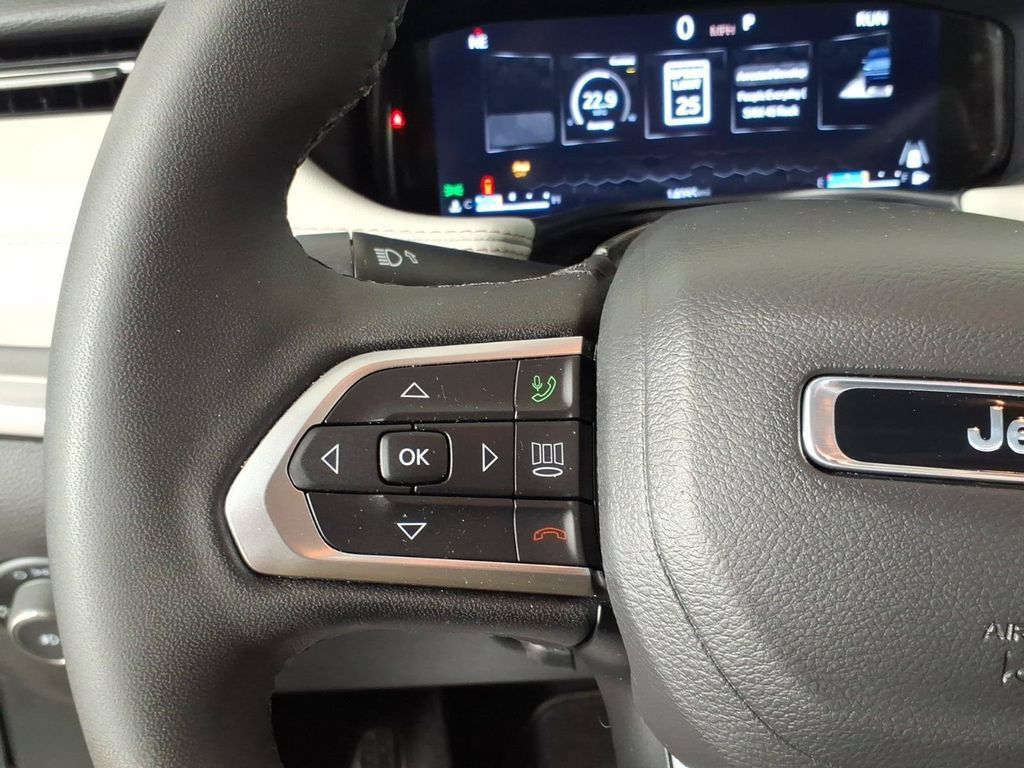 Used 2025 Jeep Compass Limited w/ Elite Group AWD/4WD image 16