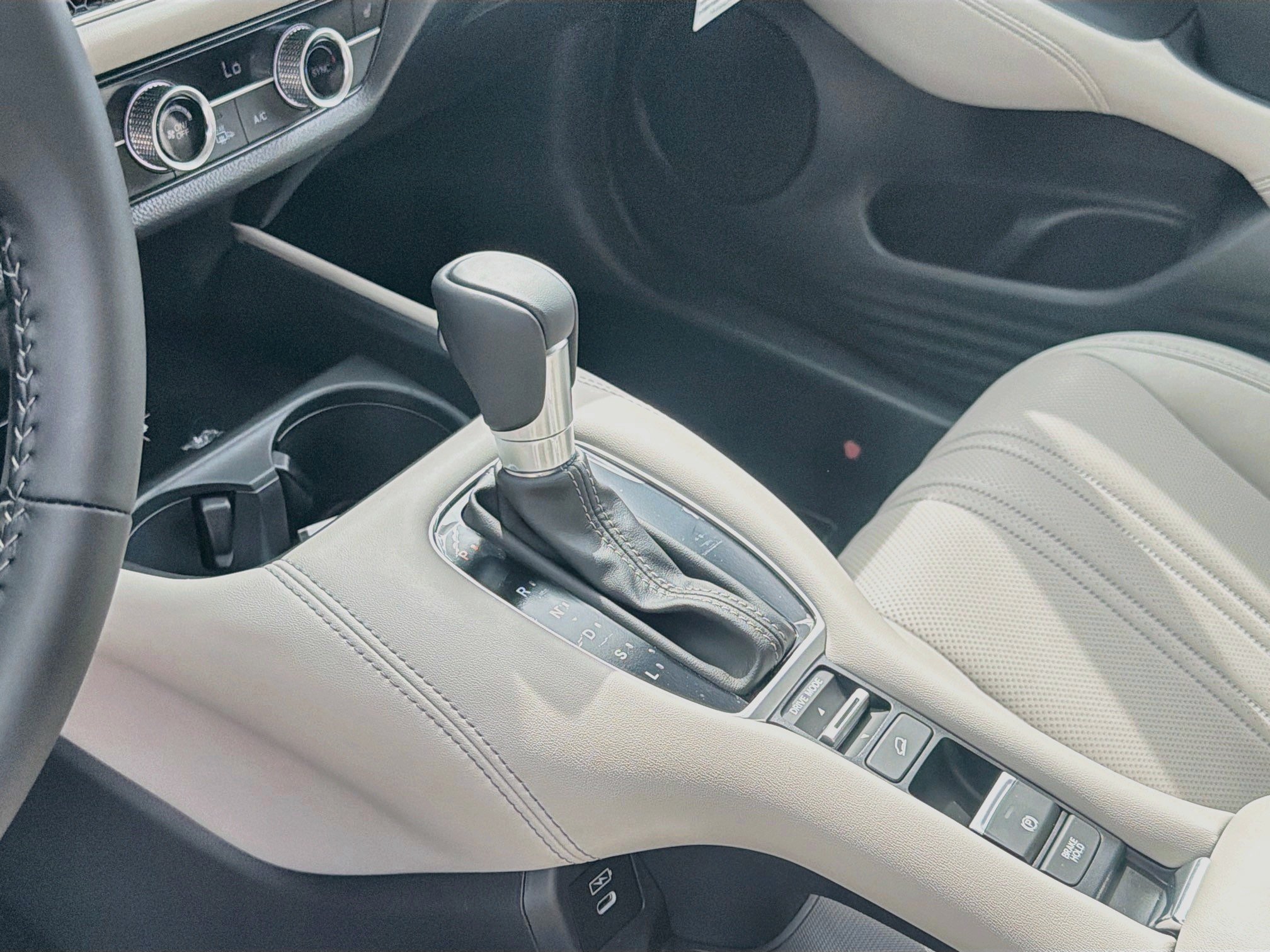 New 2027 Honda HR-V EX-L image 16