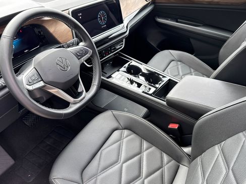 Used 2026 Volkswagen Atlas SE AWD/4WD image 4