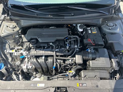 Used 2026 Hyundai Elantra SE FWD image 20