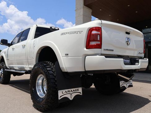 Used 2019 RAM 3500 Laramie AWD/4WD image 3