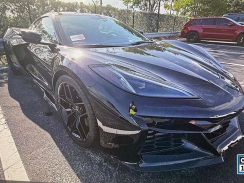 Used 2025 Chevrolet Corvette Z06 RWD image 1