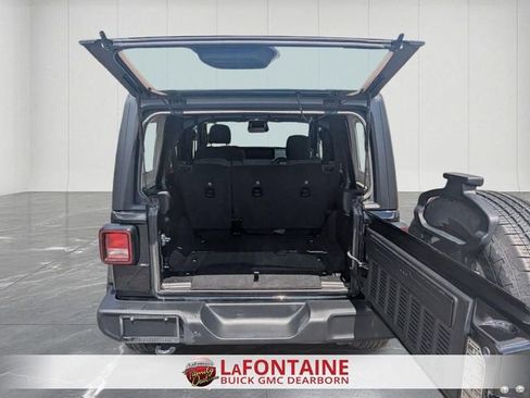 Used 2025 Jeep Wrangler Unlimited Sport AWD/4WD image 5