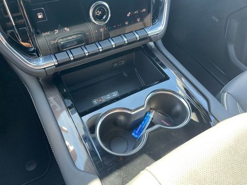 New 2026 GMC Yukon XL Elevation image 18